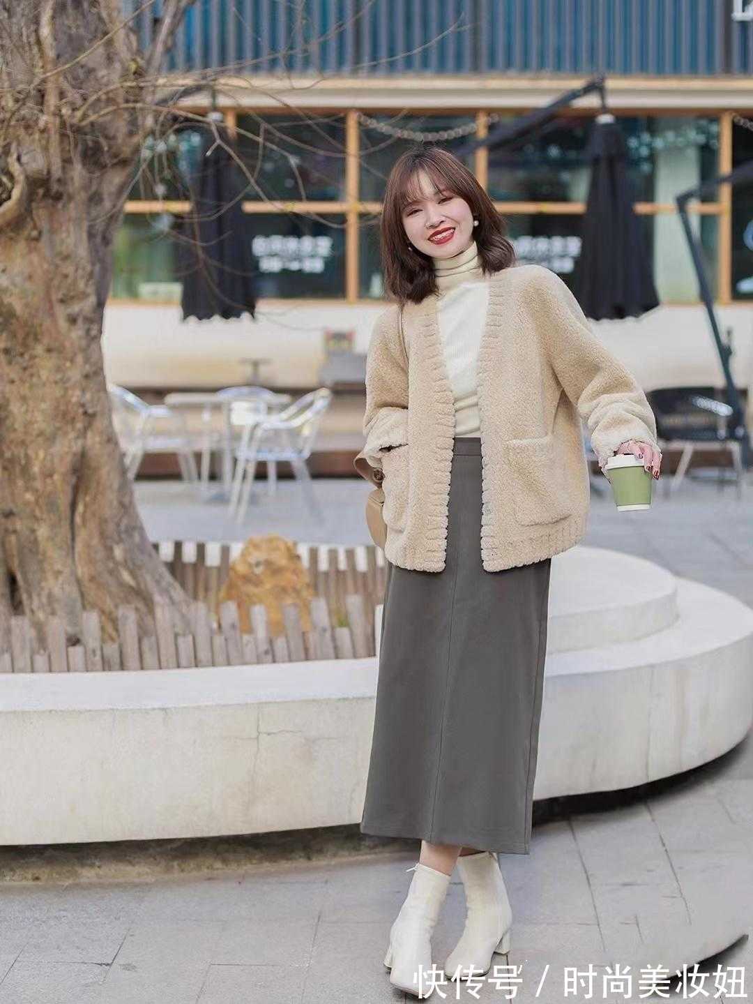 女生们|160的小个子,建议多穿“短外套+半身裙”,显高又提升气质