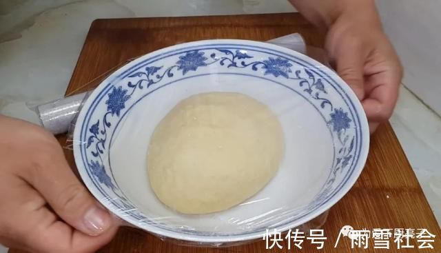包子|早餐别烙饼吃包子了,教你新吃法,香酥又松软,比面包烧饼还好吃