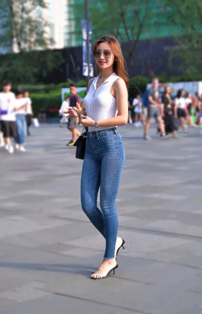 时尚|高跟鞋气质穿搭，彰显女性独特的时尚品味