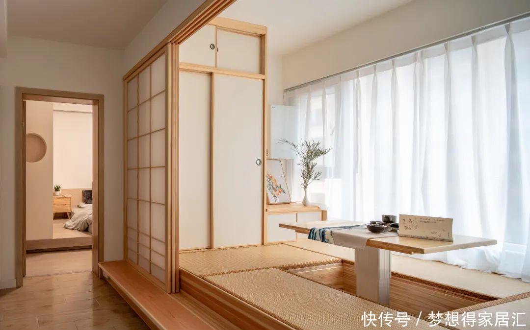 书桌|小卧室不要再买床了,这样装既漂亮又省空间,效果真不错!