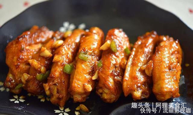  孩子|蒜香鸡翅的简单烹饪，香软嫩滑，孩子多吃一碗饭！