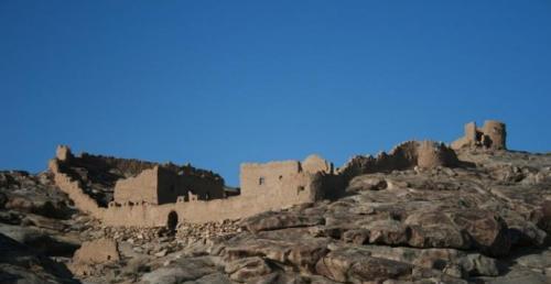 凶残|百年前黑戈壁凶残匪徒,被一支精兵神秘斩头,遗骸80年后才出现