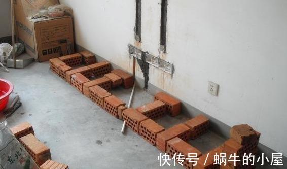 水泥|电视柜太贵，公公帮我们用砖砌一个，成本不到100块，效果太赞！