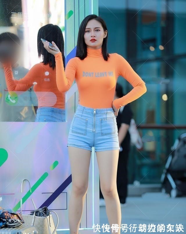 高跟鞋 浅粉色时尚打底裤搭配蓝色短裤,穿出舒适可爱,更能穿出清爽风范!