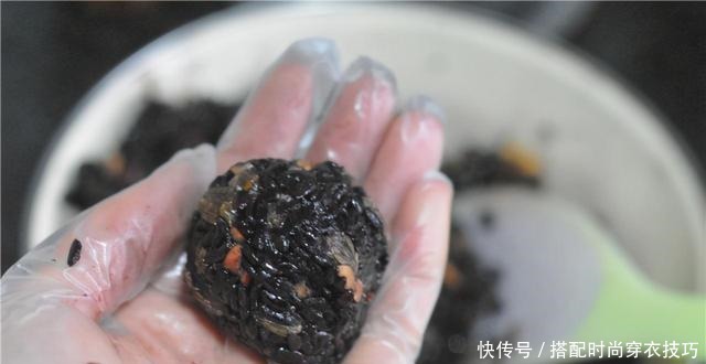  早餐|女人，别只会吃红枣啦！天冷多吃它，入锅一蒸，晶莹剔透香喷喷！