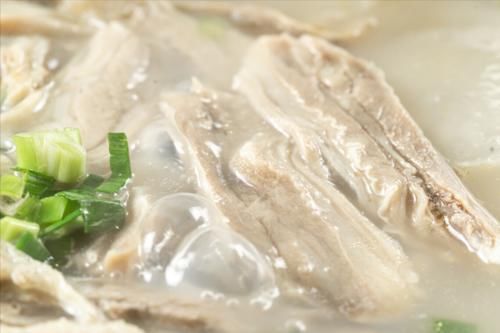 窍门|秋季进补,多喝羊肉汤,牢记3个窍门,羊汤浓白好喝,不膻不腥