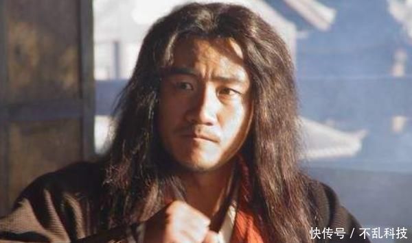 天山童姥&号称实战最强的乔峰,遇天山童姥能过几个回合听听丁春秋怎么说