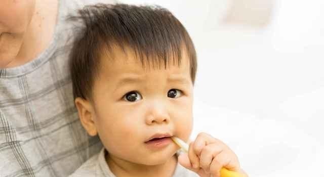 咳嗽期|宝宝咳嗽时千万别给他吃这个,不但无效,还越咳越厉害!