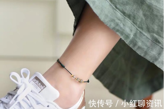 大长腿|光秃秃的脚踝过于单调，不如尝试戴脚链吧，这几种很棒！