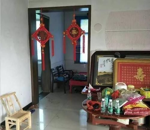 罗马柱|去男友乡下老家,他说的茅草房原来是别墅,感觉自己赚翻了