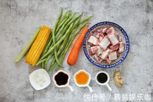 玉米|此菜虽然看着是一锅乱炖，却是超级美味又下饭，吃上就不想停嘴！