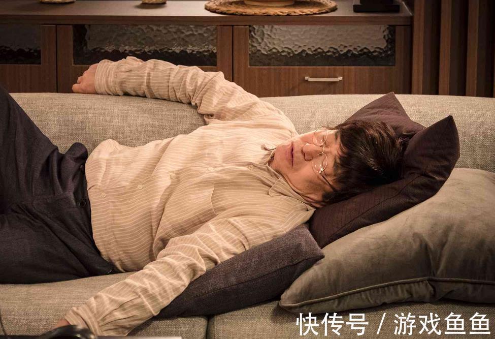 宝妈|二胎宝妈坐月子,五岁大儿子成“苦力”,一句话让爸爸无地自容