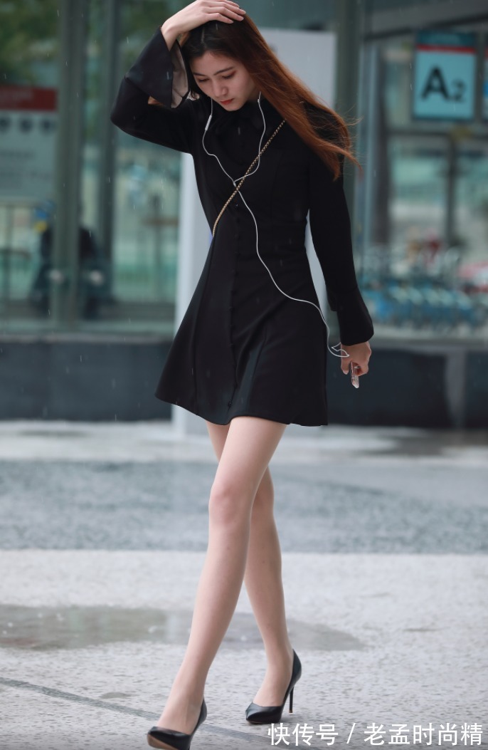 小姐姐|街拍:品味不俗的少妇,体态丰盈艳若桃李!