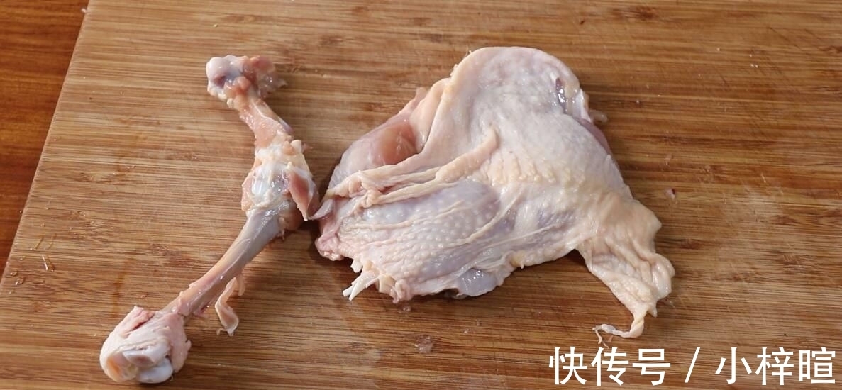 葱油鸡|用烤箱做的纸包葱油鸡,比红烧鸡还香,做法太简单了