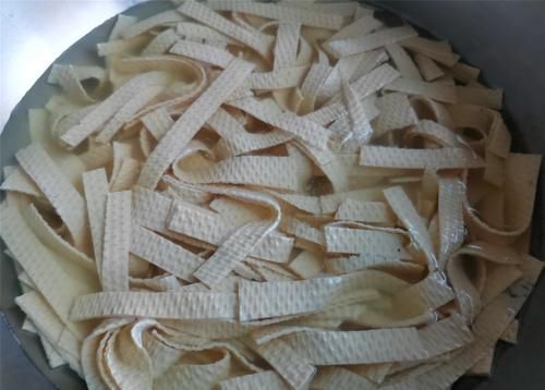 东北家常菜油淋干豆腐，教你这样做，劲道嫩滑，比肉菜还受欢迎