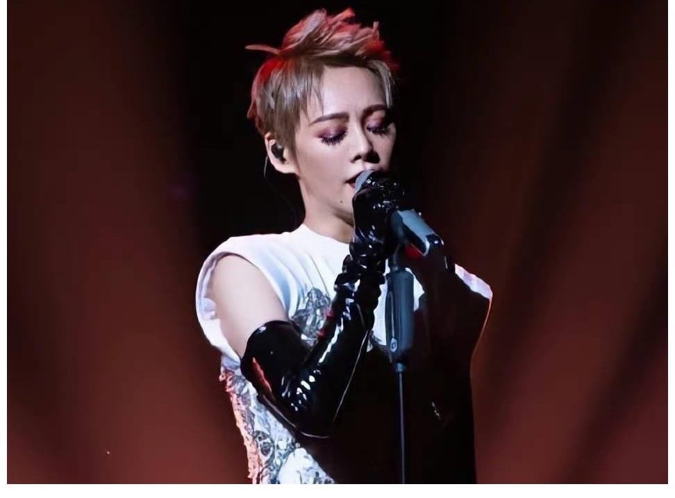 《浪姐》選手現(xiàn)狀：2人成話題女王，1人口碑翻車，1人賽后逆襲