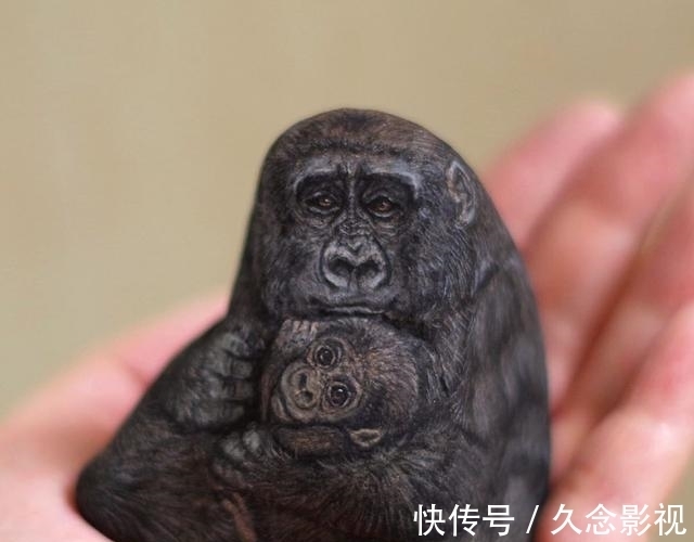小动物|日本艺术家将石头变成可以永远留下的小动物,简直栩栩如生