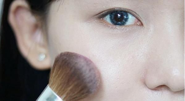 女人再忙也要别忘：出门尽量化“淡妆”，教你正确顺序，简单漂亮