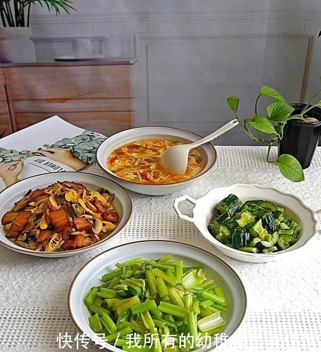 平价|中午,买11块钱的菜,做了3菜1汤,在朋友圈火了,网友想来蹭饭