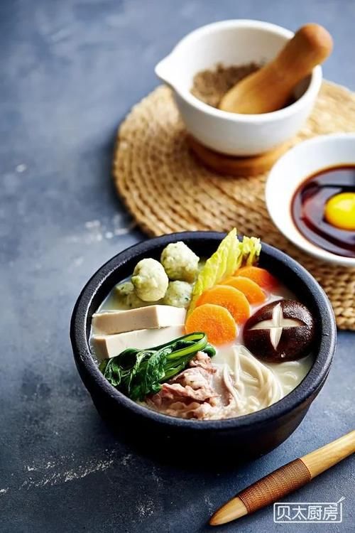 一人食的小火锅，每天都要不一样的好吃味，全身暖暖的！