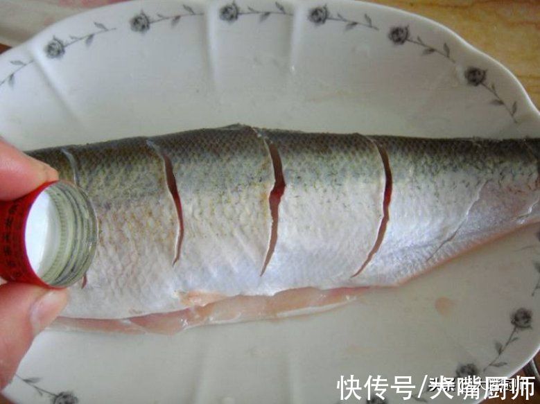 腌腊鱼不能直接抹盐，想要味道香还入味，不霉不臭，这3步不能少