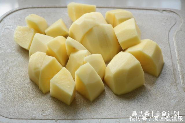 鸡腿肉炖土|一道菜,立秋之后要常吃,营养丰富汤汁多,尤其孩子多吃身体棒!