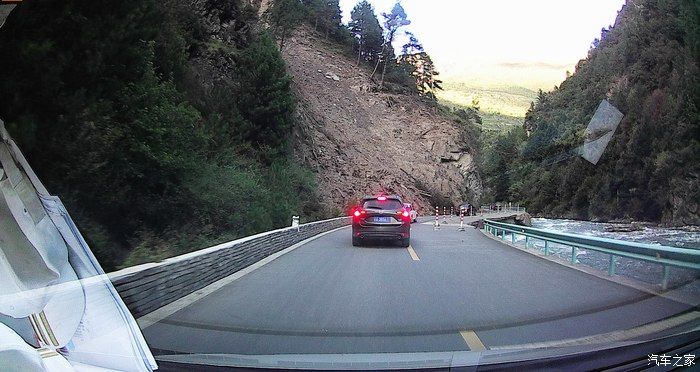 中年|单车单人从北京出发去川西看雪山之六雅拉神山下的藏寨