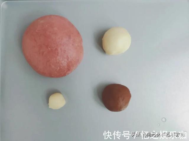 135g|女生都会喜欢的面包，小熊花骨朵面包可爱好吃两不误