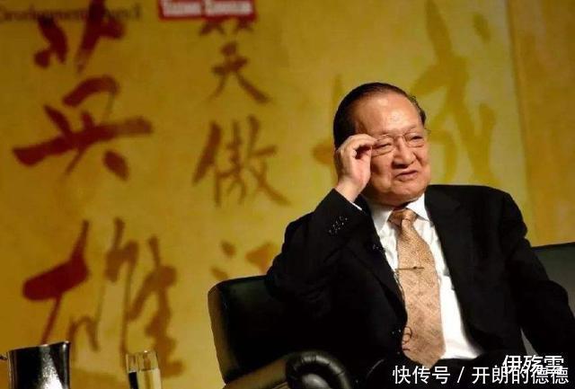 《倚天屠龙记》中有失误写完后,金庸才发现这乞丐是多余的