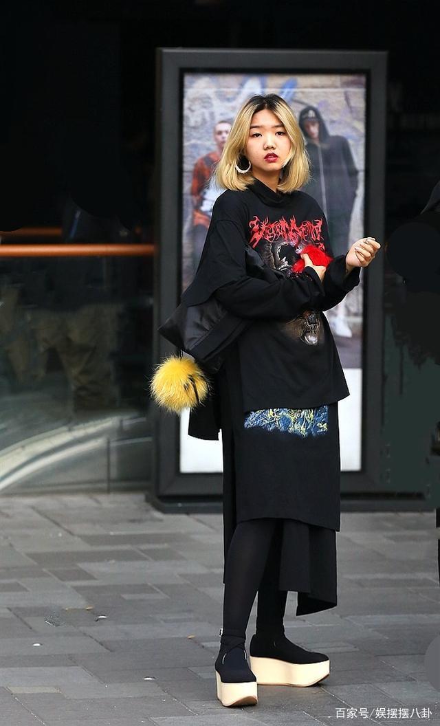 美女|街拍美女风狂雨骤时立得定,才是脚跟!