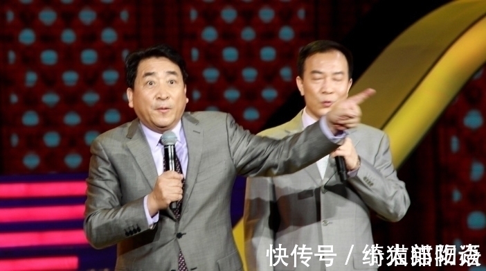 草书歌行@一个被相声耽误的书法家,姜昆的作品一尺报价一万,被说扰乱市场