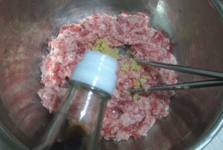 包萝卜馅饺子，不用盐杀水也不焯水，掌握好调馅方法，饺子特好吃