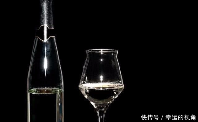 喝一杯|坚持一天喝一杯“白酒”的人,最后怎么样了?看完你就会明白了