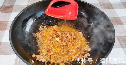 豆腐加鸡蛋这样做，美味又营养，比大虾还滑嫩，比吃大肉还解馋