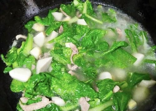 春天，春天别错过这种碱性蔬菜，做法简单，营养极高，还可以炖着吃