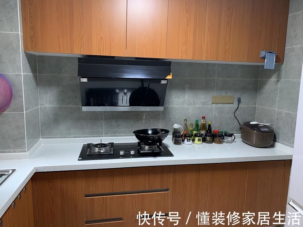 飘窗|简单装修的新房完工,就差软装布置,入户温馨大气,简约风很迷人