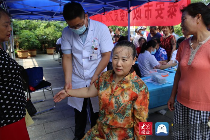 义诊|泰安市政协“委员之家”联合泰安市中医医院开展进社区义诊活动