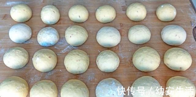 干面粉|苹果里加2个鸡蛋，不用烤箱不油炸，香甜爽口，出锅比吃肉还过瘾