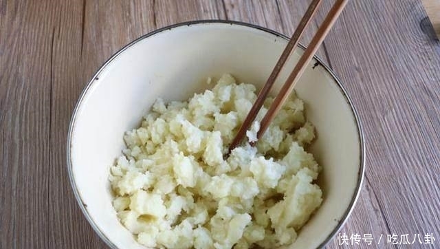 全家人|土豆还真得这么做最好吃,吃上一口停不下来,全家人都爱吃!?