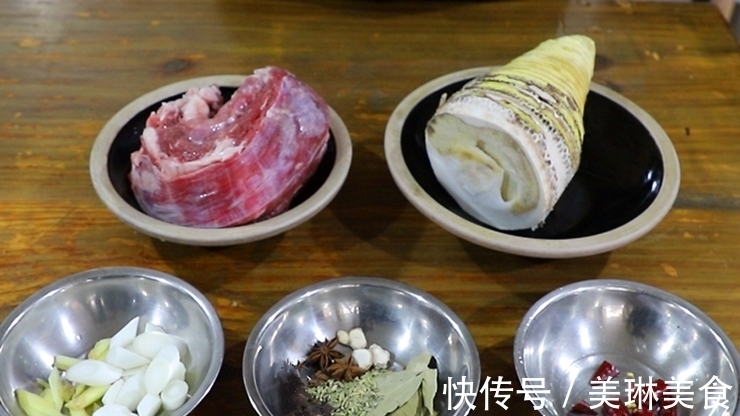 牛肉的创新吃法,搭配竹笋一起炖,牛肉软烂入味不柴,越吃越想吃