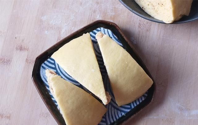  松软|面粉这样做，不用发酵一次成型，松软香甜用料足，儿子最爱