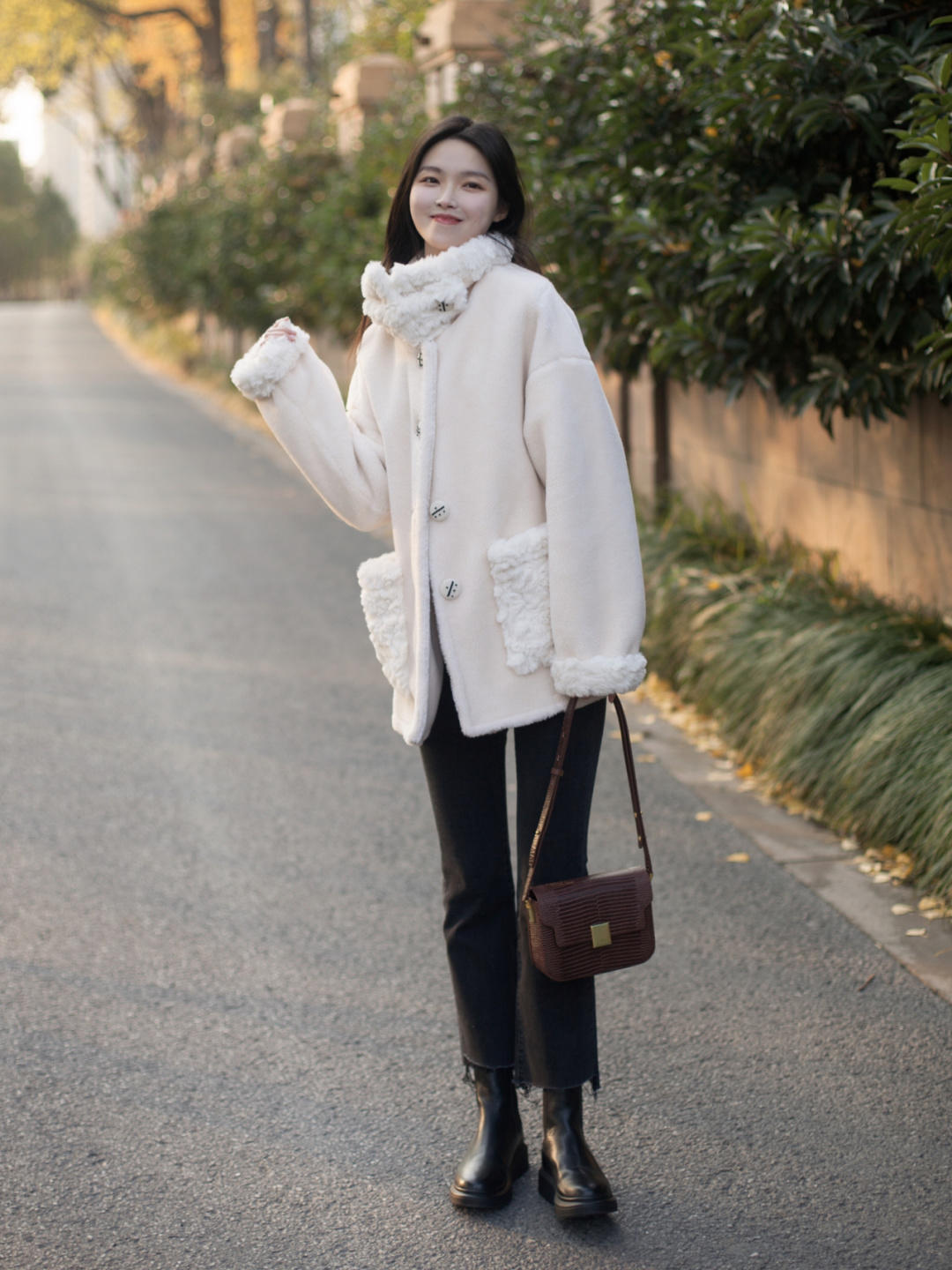 气质|女人少穿“大妈裤”,来看看4个实用九分裤搭配,演绎气质美