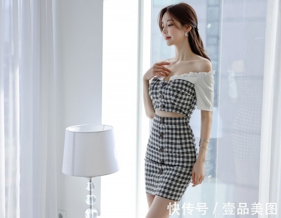 时尚搭配|女神孙允珠的时尚搭配:竖扣灯笼花蕾波纹格纹包臀裙