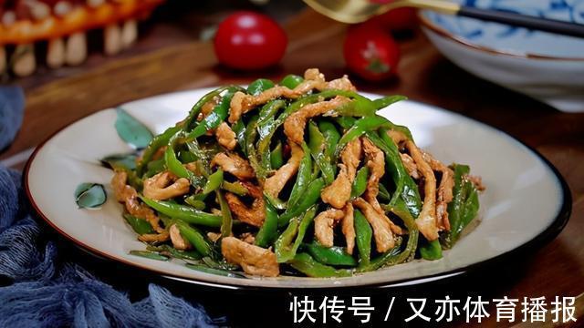 芹菜肉丝|炒肉丝10人9错，难怪发柴嚼不动，教你这3招，肉丝滑嫩不发柴