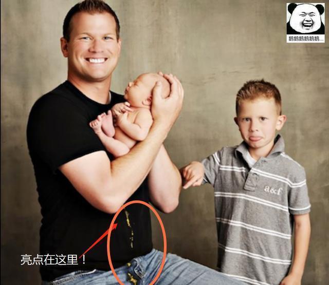 满月照|史上“最坑爹”的照片,“便便”拉到身上了还在笑,网友:真敬业