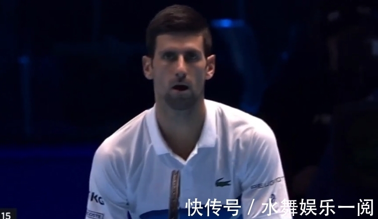 又是2-0,德约科维奇横扫英国一哥,3连胜一盘未丢晋级,握拳庆祝