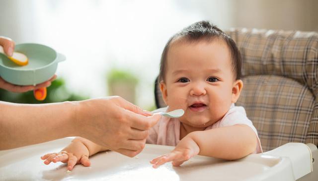婆婆|7~9月宝宝喂养问题:怎样吃、吃多少、注意什么?新手父母要学会