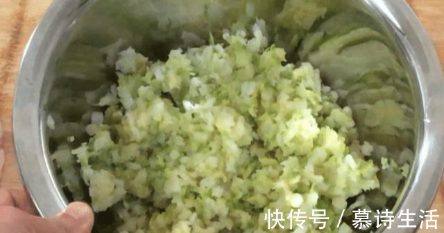 天冷了，大白菜这样吃最过瘾，不炖豆腐，鲜香营养3大碗不够吃！