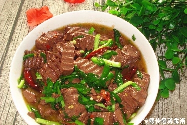 排毒养颜|人到中年想长寿,可以多吃3种食物,排毒养颜,有益健康!