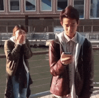 |搞笑GIF图:小姐姐的大长腿要逆天啊。